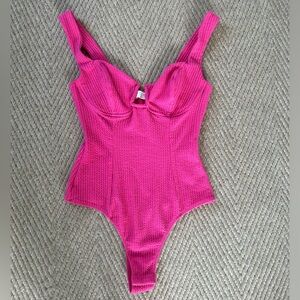 EUC ASTR the Label Aria Bodysuit in Hot Pink
